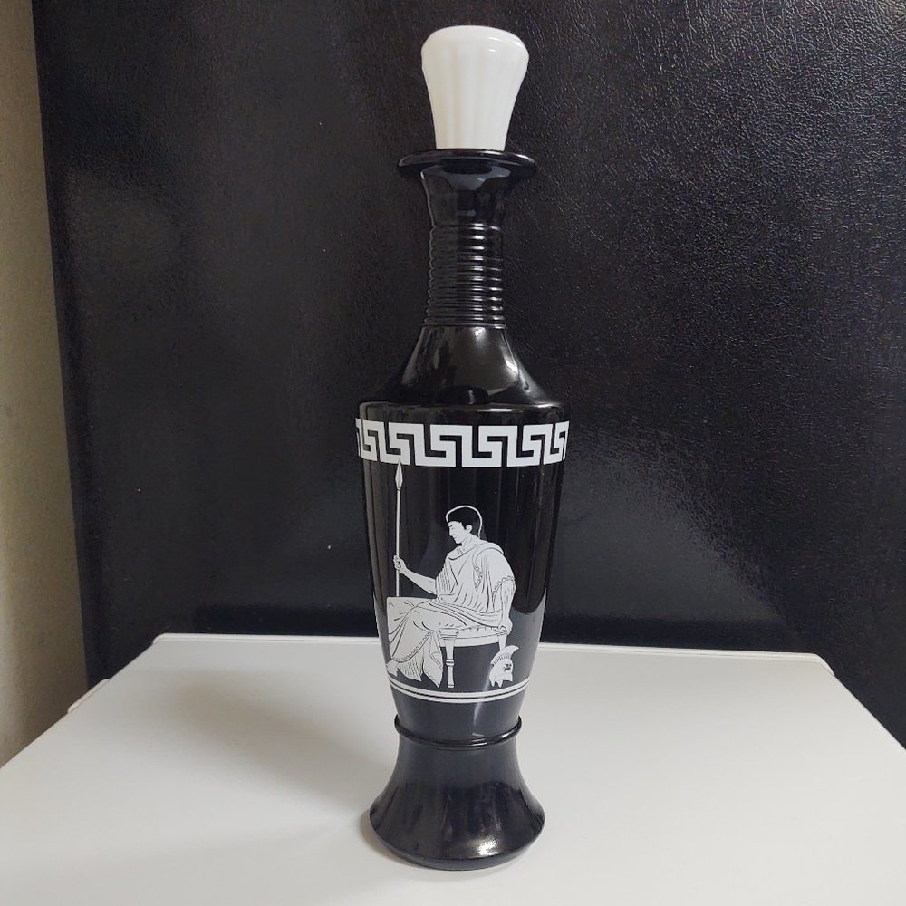 BLACK ROMAN GREEK PATTERN DESIGN WHITE STOPPER EMPTY MCM